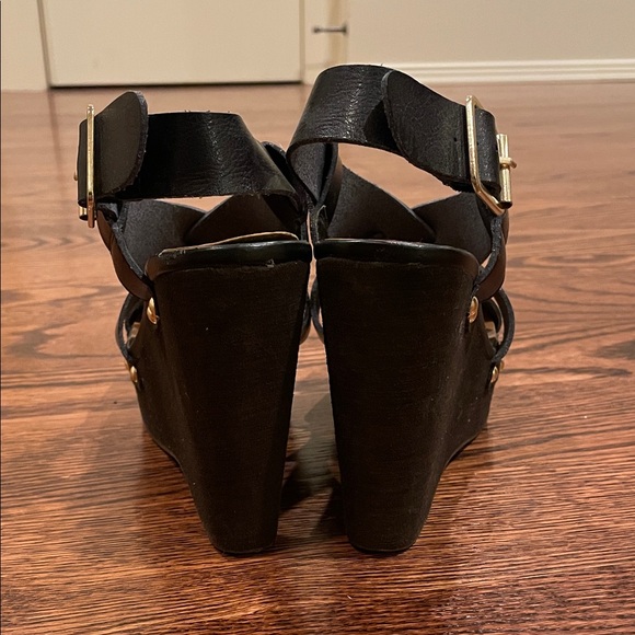 Steve Madden Black Platform Sandals - Picture 5 of 7